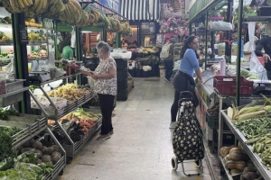 Que colorida es la plaza de mercado!